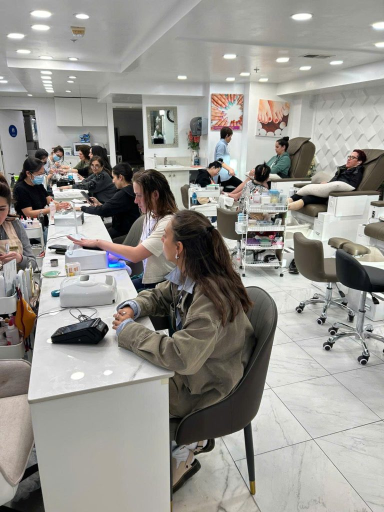 iNailology Spa.Bar Nail salon in San Diego at